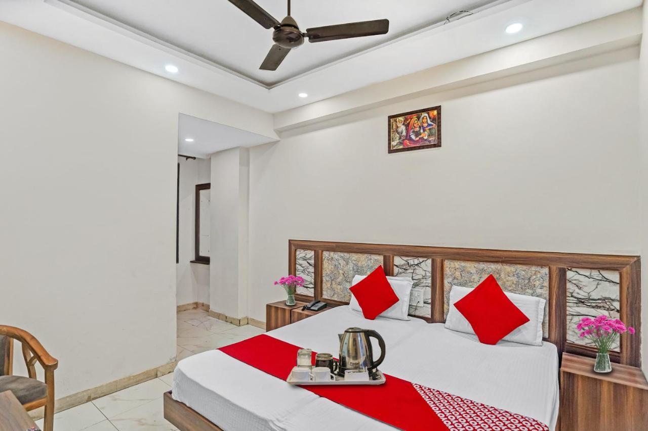 Oyo 88326 Hotel Cloud 9 Új-Delhi Kültér fotó