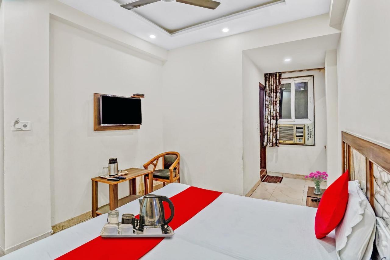 Oyo 88326 Hotel Cloud 9 Új-Delhi Kültér fotó