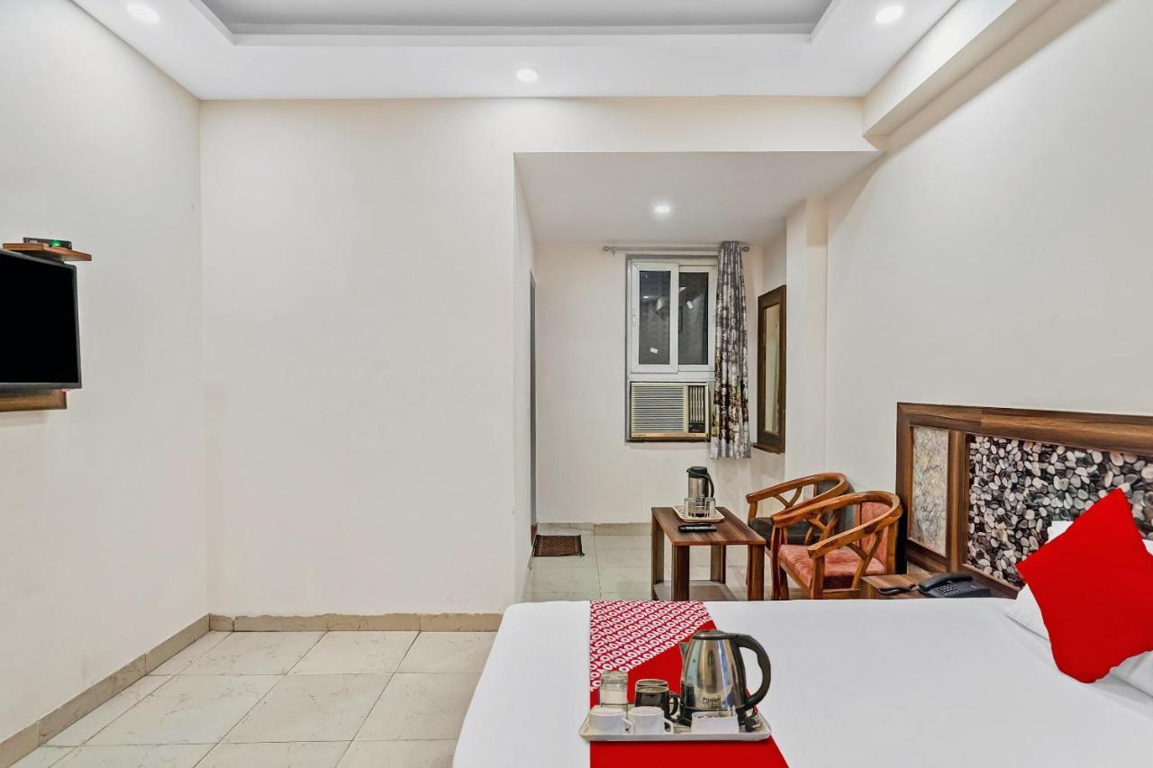 Oyo 88326 Hotel Cloud 9 Új-Delhi Kültér fotó