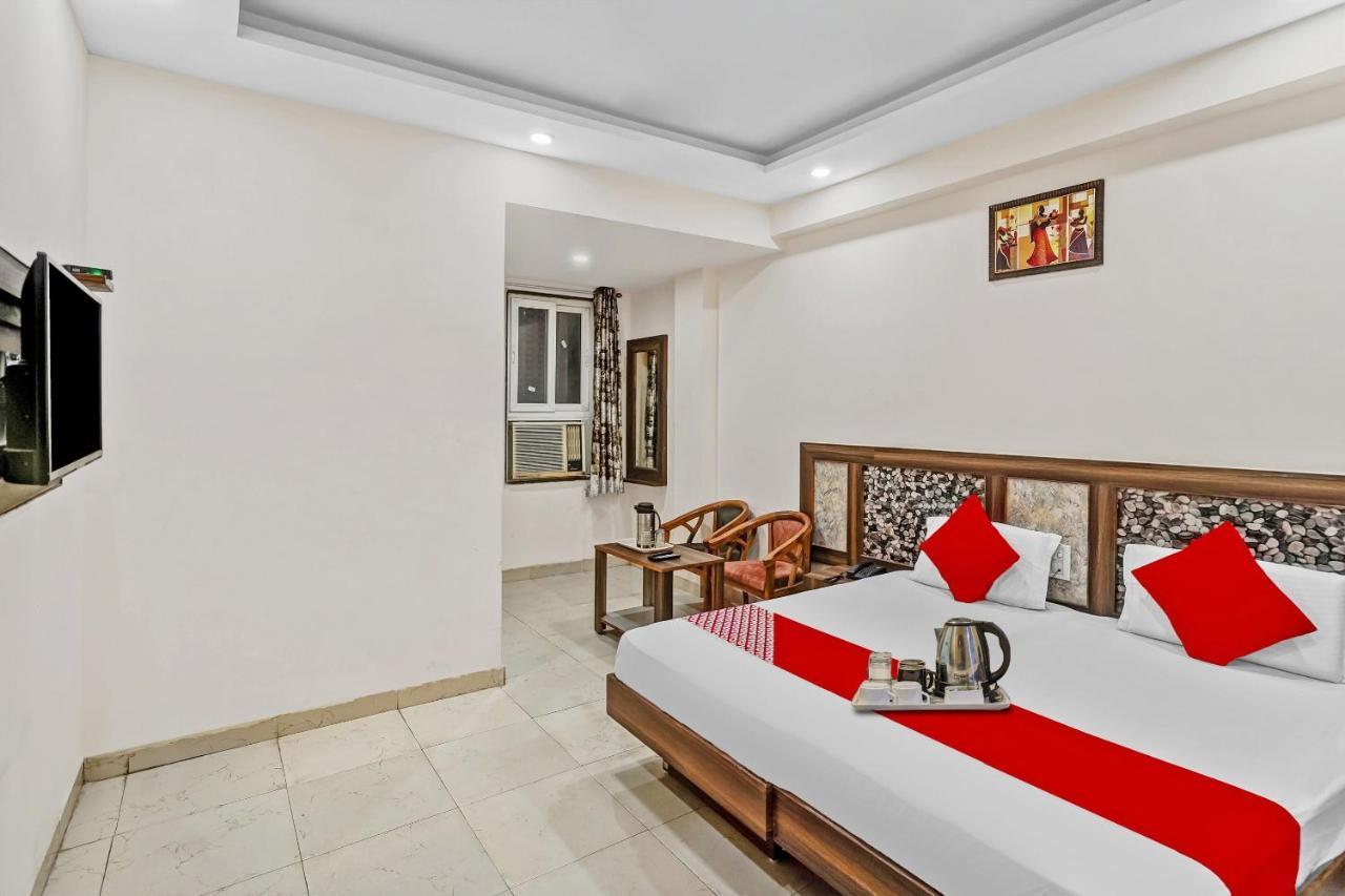 Oyo 88326 Hotel Cloud 9 Új-Delhi Kültér fotó